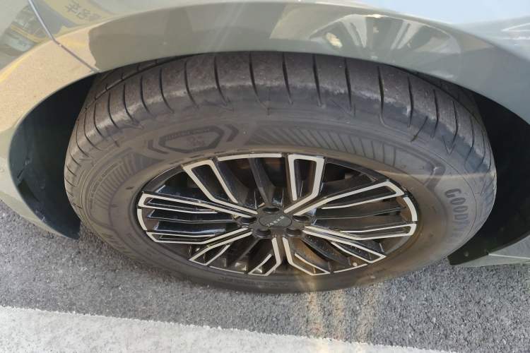 Used Zeekr 001 2025 WE Edition 100 kWh Rear-Wheel Drive
