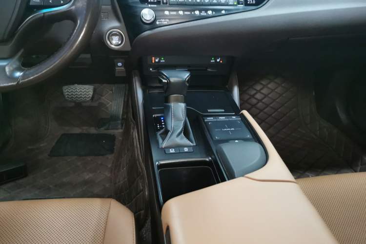 Used Lexus ES 2020 260 Excellence Edition