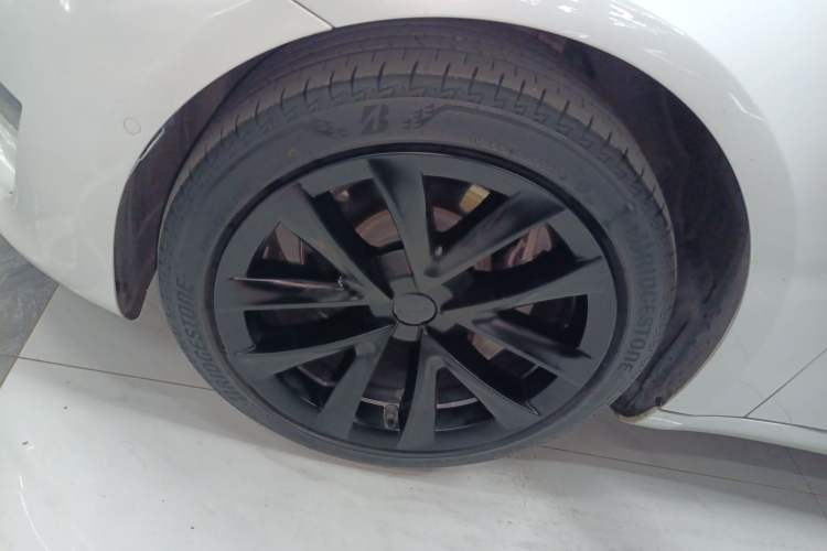 Used Tesla Model 3 2019 Long-Range All-Wheel-Drive Version
