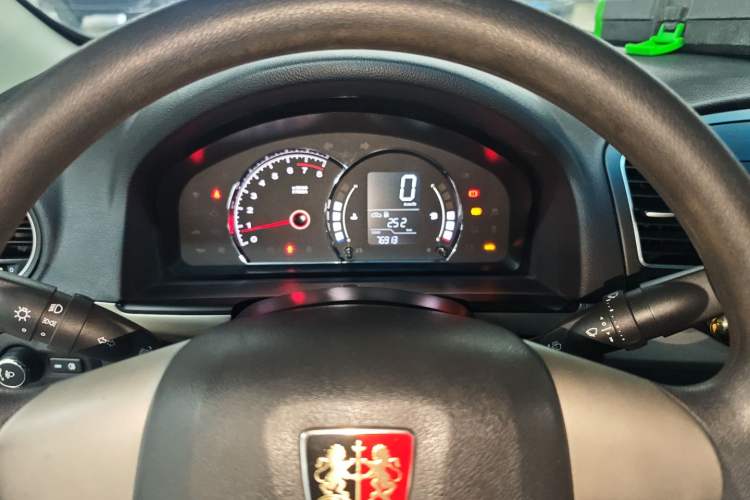 Used Roewe 350 2015 1.5L Manual Luxury Sunroof Edition