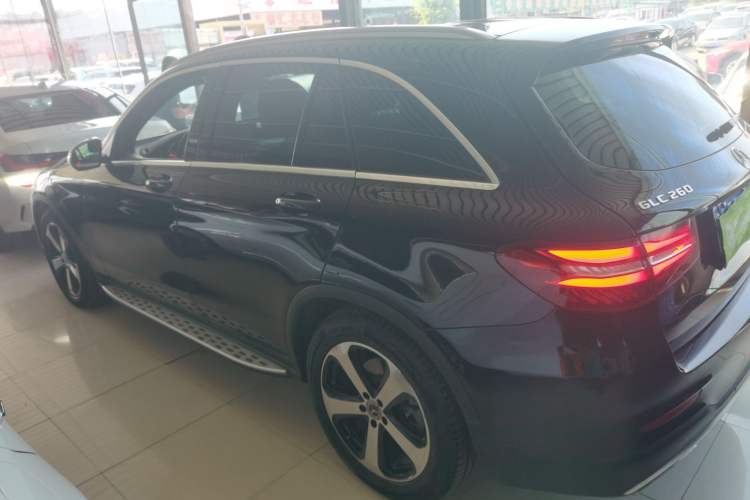 Used Mercedes-Benz GLC 2018 Facelift GLC 260 4MATIC Luxury Edition
