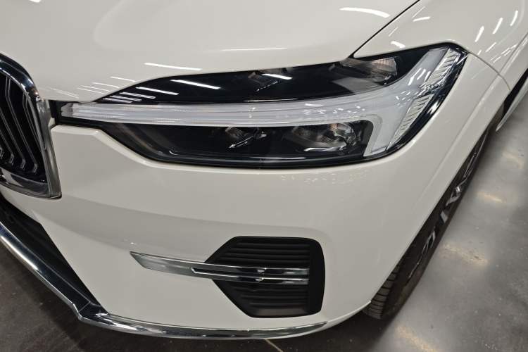 Used Volvo XC60 2025 B5 Four-Wheel Drive Smart & Advanced Luxury Edition
