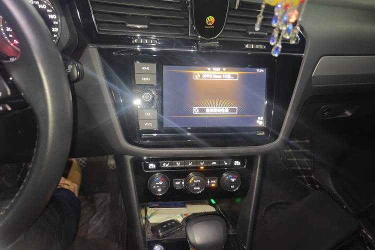 Used Volkswagen Tiguan L 2019 330TSI Automatic Two-Wheel Drive Smart Luxury Version China VI Standard
