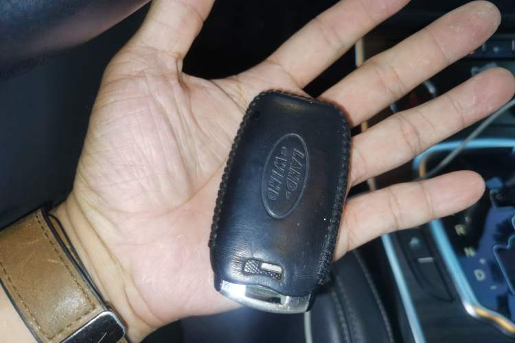 Used Land X7 2015 2.0T Panoramic Prestige Edition
