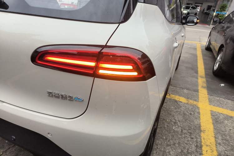 Used Wuling Bingo PLUS 2024 330 km Range Five-Seater Version
