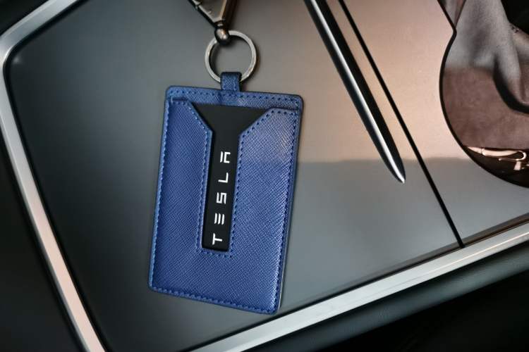 Used Tesla Model Y 2021 Long-Range All-Wheel-Drive Version
