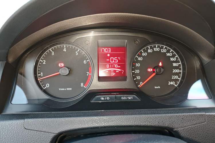 Used Volkswagen Santana 2015 1.6L Manual Fashion Edition
