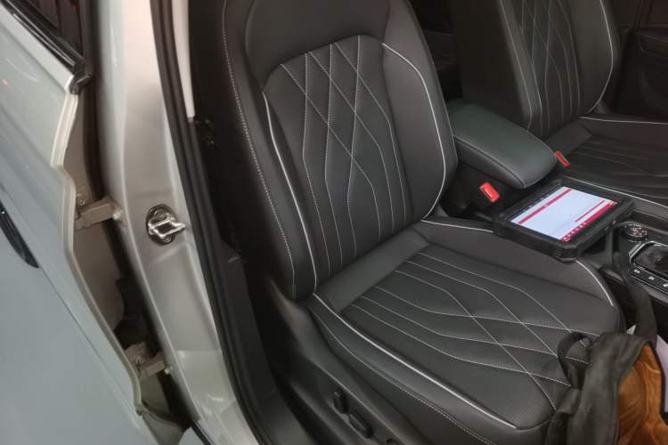 Used Volkswagen Tiguan L 2022 380TSI Automatic All-Wheel Drive R-Line Enhanced Comfort 7-Seater
