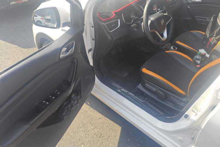 Used Baojun 310 2017 1.5L Automatic Fashion Model
