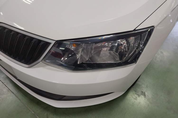 Used Skoda Fabia 2017 1.4L Automatic Car Enjoy Edition
