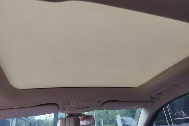 Used Mercedes-Benz GLC 2019 GLC 260 L 4MATIC Dynamic Model