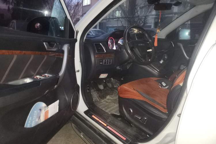 Used Haval H6 2015 Revised Version Sport Edition 1.5T Manual Transmission Two-Wheel Drive Elite Grade