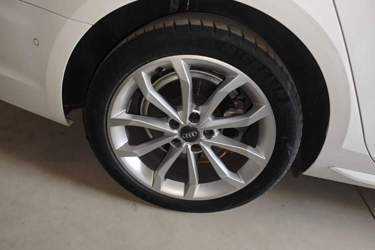 Used Audi A4L 2019 40 TFSI Fashion Edition China VI Emission Standard