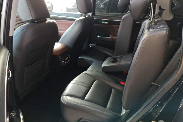 Used GAC Trumpchi GS8 2017 320T Two-Wheel Drive Luxury Smart Connectivity Version (7 Seats)