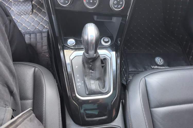 Used Volkswagen T-ROC 2020 280TSI DSG Two-Wheel Drive Comfort Version
