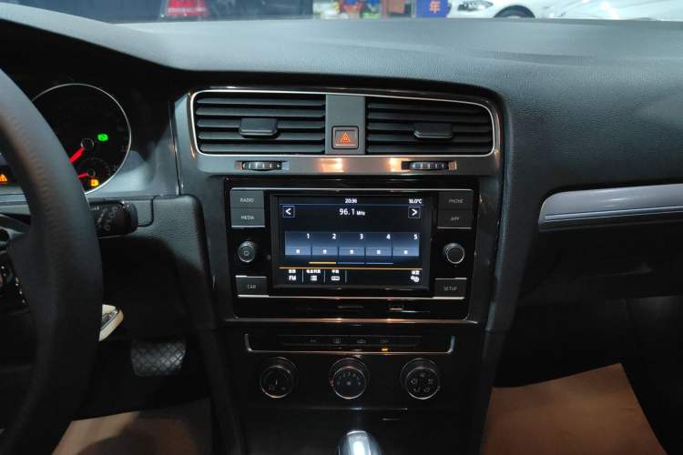 Used Volkswagen Golf 2018 230TSI Automatic Comfort Model
