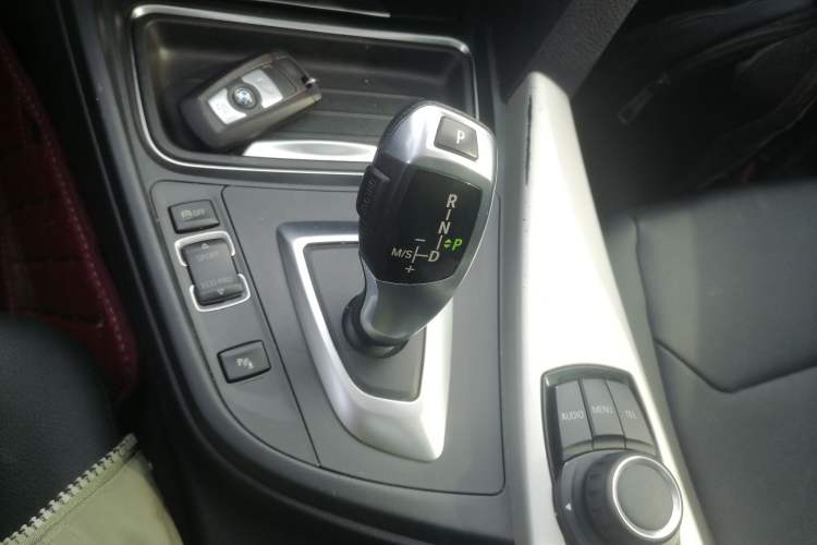 Used BMW 3 Series 2015 320Li Fashion Model
