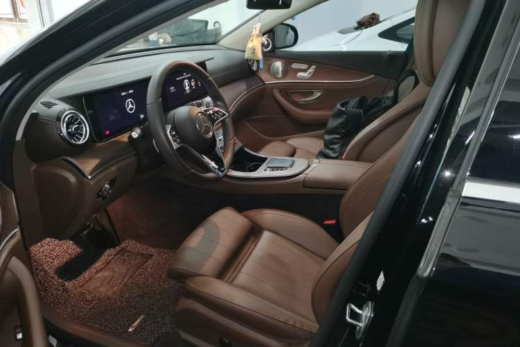 Used Mercedes-Benz E-Class 2022 Second Facelift E 300 L Fashion Edition
