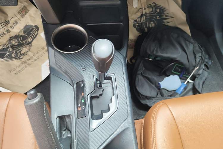 Used Toyota RAV4 2015 2.0L CVT Two-Wheel Drive Fashion Edition