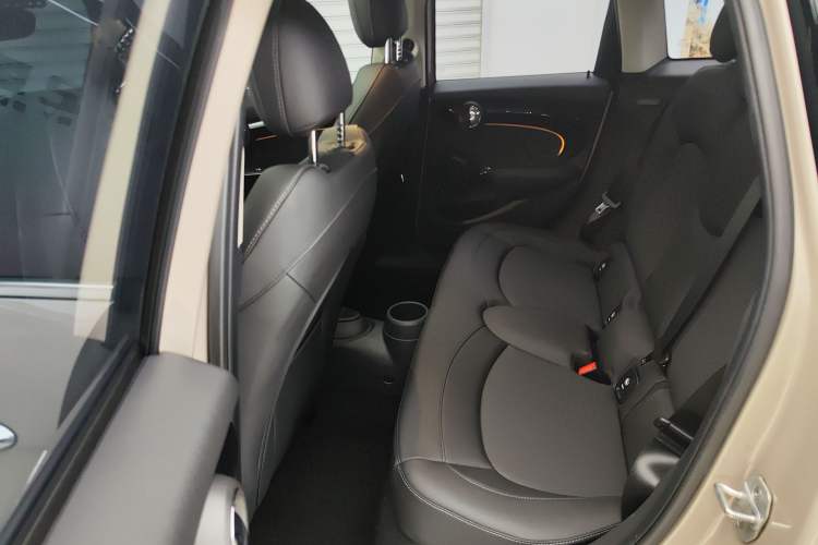 Used  MINI 2023 Updated 1.5T COOPER Artist Five-Door Edition
