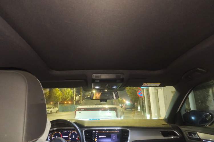 Used Volkswagen T-ROC 2021 280TSI DSG Two-Wheel Drive R-Line Pro Connected Version