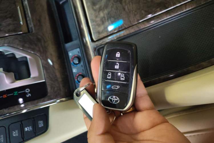 Used Toyota Alphard 2021 Dual-Engine 2.5L Prestige Edition
