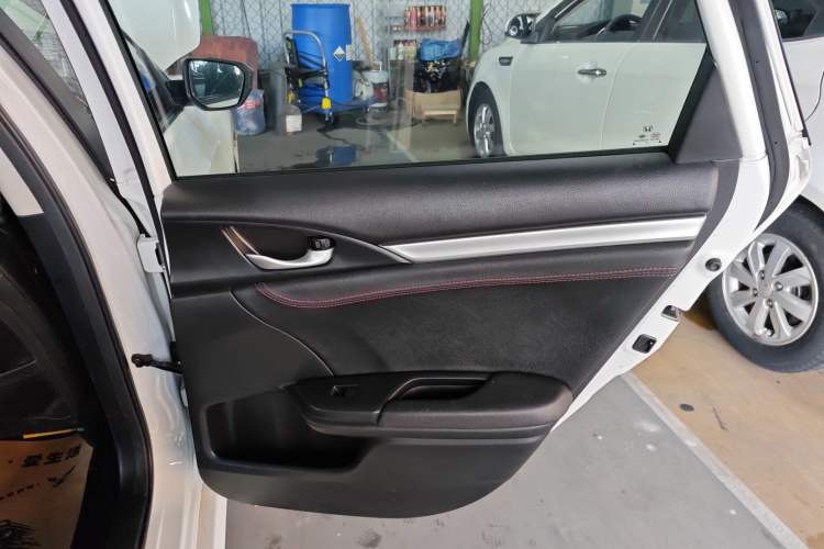 Used Honda Civic 2016 220TURBO CVT Luxury Edition
