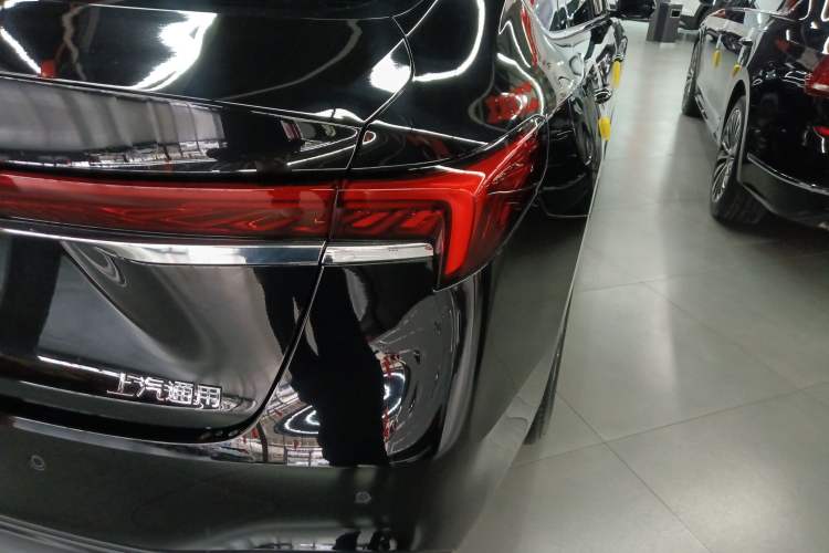 Used Buick LaCrosse 2025 28T Platinum Edition
