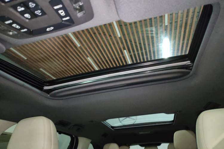 Used Toyota Granvia 2023 2.5L Hybrid Prestige PLUS Edition