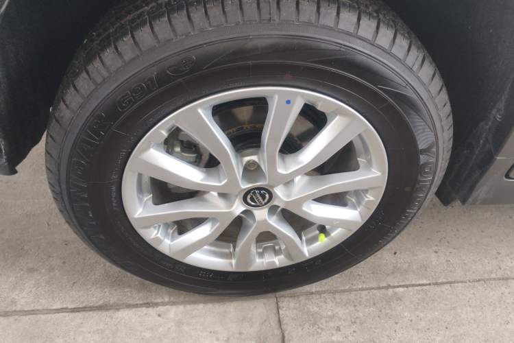 Used Nissan X-Trail 2023 Classic 2.0L Two-Wheel Drive Smart Connect Premium Edition
