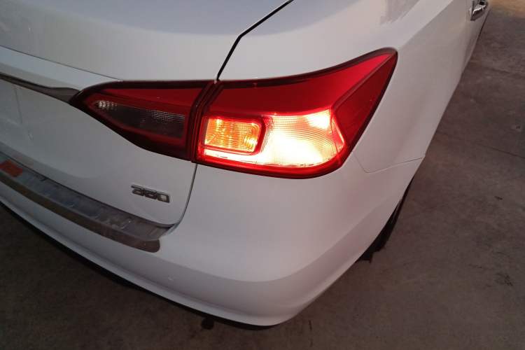 Used Roewe 360 2015 1.5L Automatic Luxury Edition
