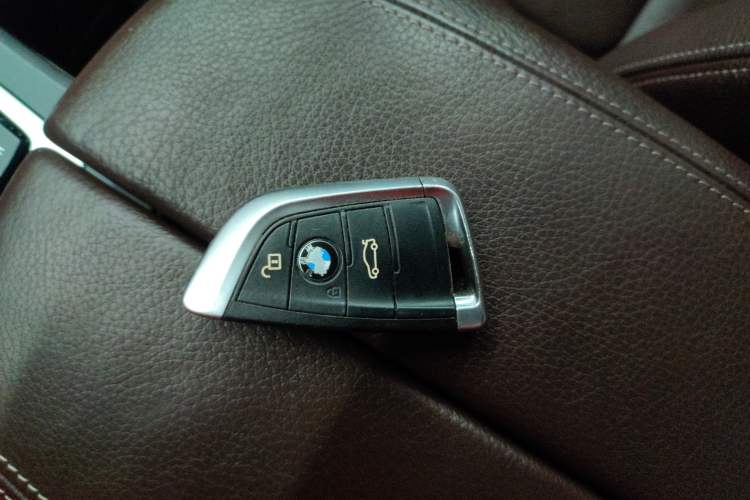 Used BMW X5 2015 xDrive28i
