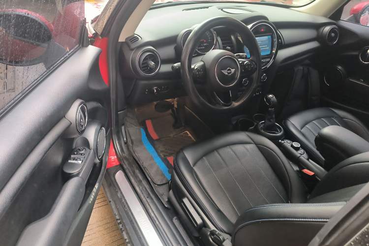 Used  MINI 2016 1.2T ONE Pioneer Edition
