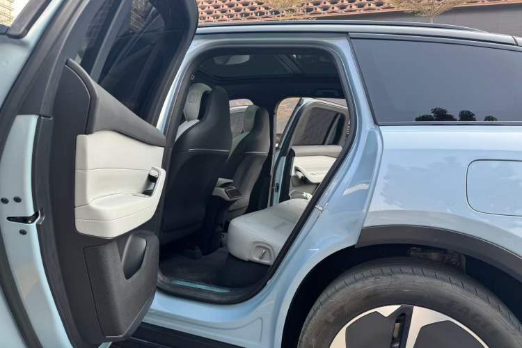 Used Nio ES6 2023 75 kWh
