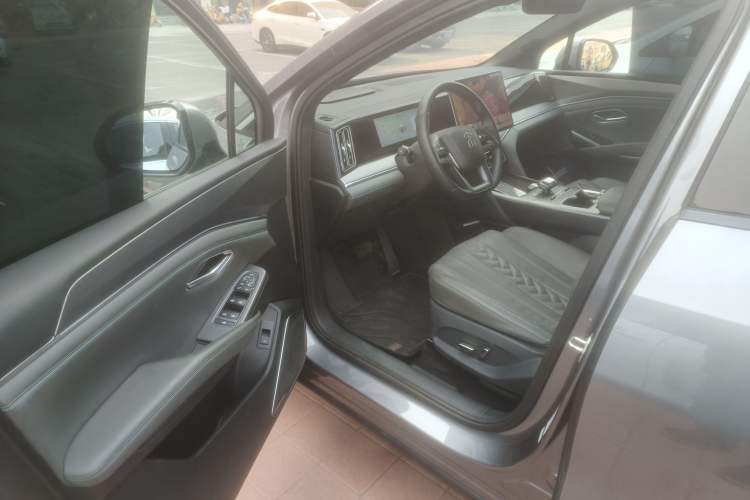 Used BYD Song L DM-i 2025 Intelligent Driving Version 160 km Beyond-Range Type
