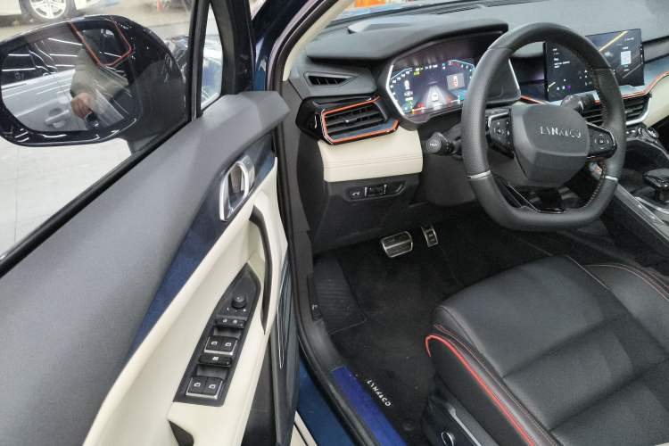 Used Lynk & Co 06 2021 1.5T Shero Pink Special Edition
