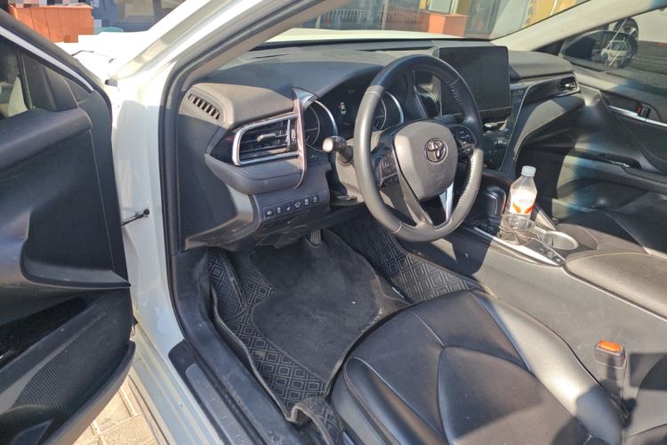 Used Toyota Camry 2023 2.0G Luxury Edition
