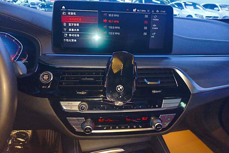 Used BMW 5 Series 2021 Facelifted 530Li Leading Edition M Sport Package
