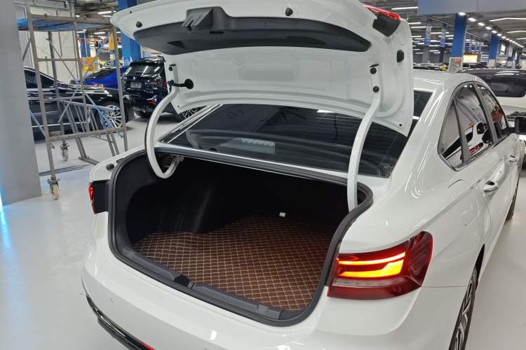 Used Volkswagen Lavida 2024 300TSI DSG Starry Sky Deluxe Edition
