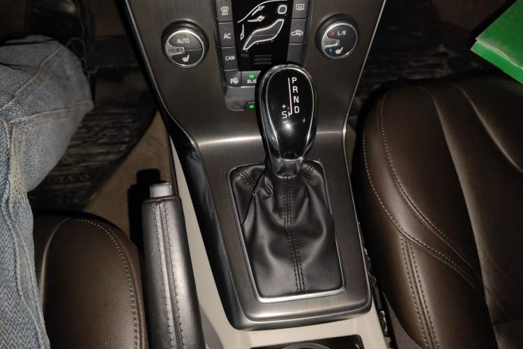 Used Volvo V40 2013 T5 Prestige Edition