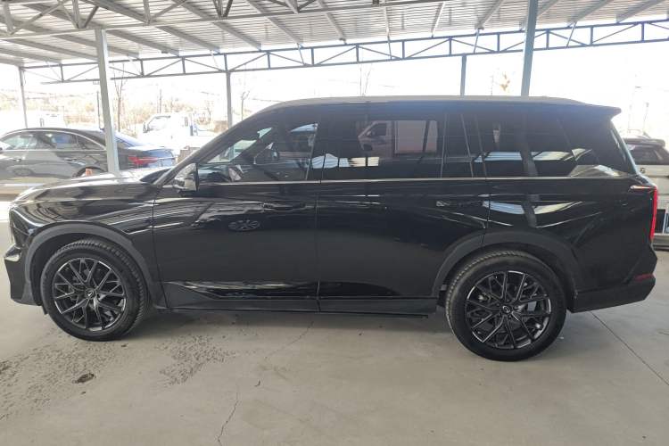 Used GAC Trumpchi GS8 2022 Linghang Series 2.0 TGDI Two-Wheel Drive Luxury Smart Connectivity Version (6 Seats)
