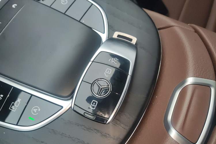 Used Mercedes-Benz E-Class 2021 E 300 L Sporty and Stylish Model