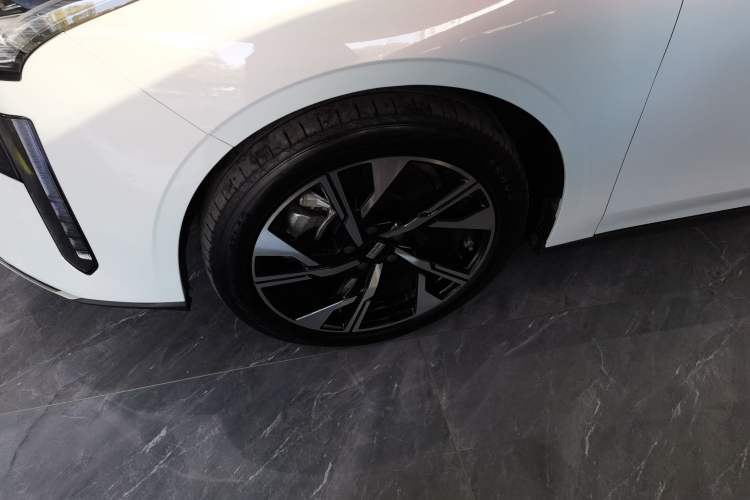 Used  L6 2023 125km Starship