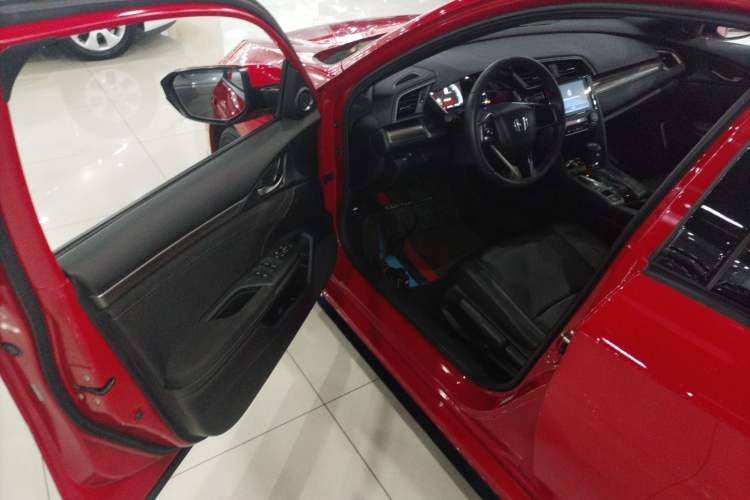 Used Honda Civic 2021 HATCHBACK 220TURBO CVT New Trendsetter