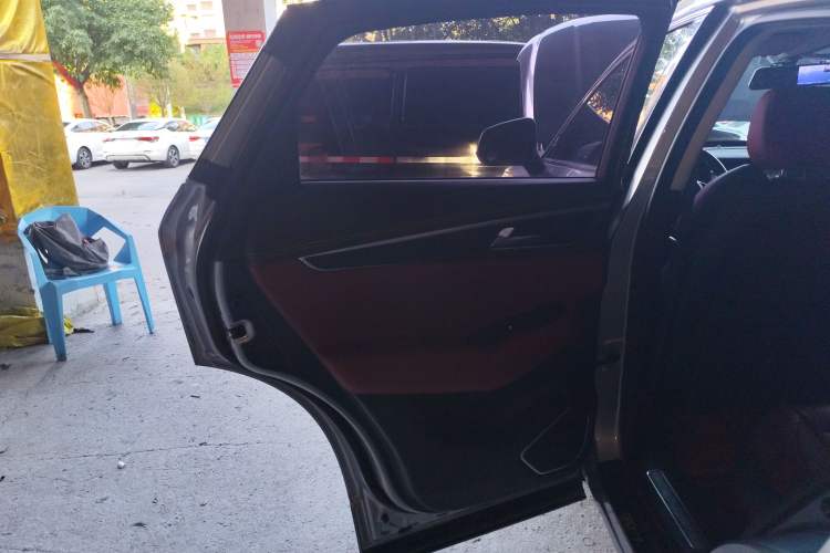 Used Changan CS85 COUPE 2019 1.5T DCT Dynamic Version China VI Standard
