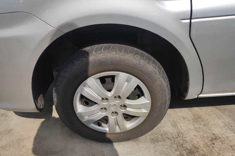 Used FORTHING Lingzhi 2019 Facelifted M5L 1.6L 7-Seater Base Model China VI Standard
