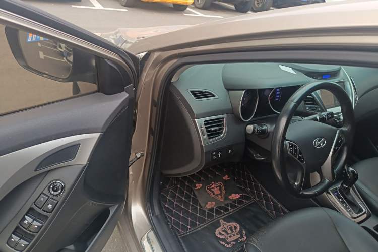Used Hyundai Elantra 2013 1.6L Automatic Luxury Model
