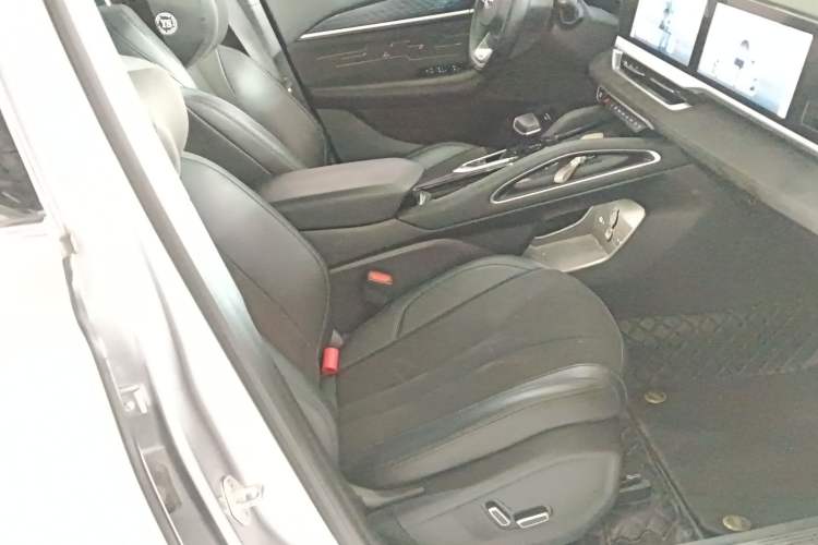 Used Geely Auto Monjaro L 2024 2.0TD High-Power Automatic Two-Wheel Drive Skyline Edition