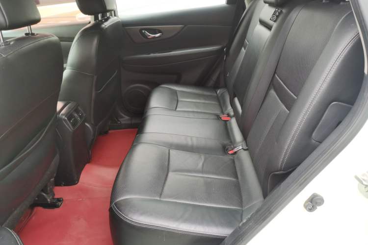 Used Nissan X-Trail 2016 2.0L CVT Smart Enjoyment Version 4WD