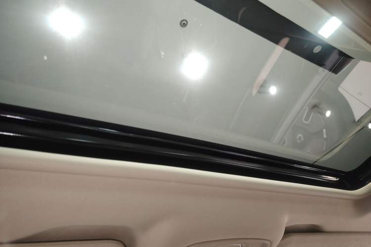 Used Buick GL8 2023 ES Lu Zun Deluxe Model
